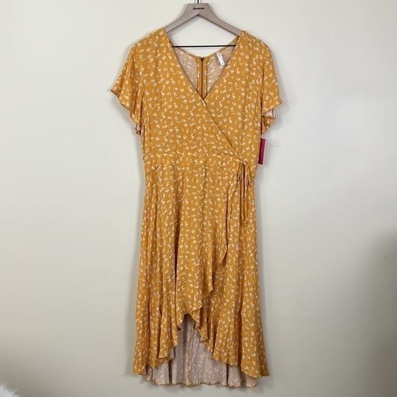 𝅺nwt wrap front dress - Picture 3 of 6